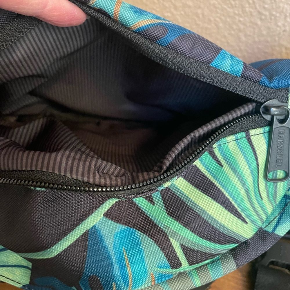 Herschel Tropical Print Fanny Pack - Picture 13 of 14